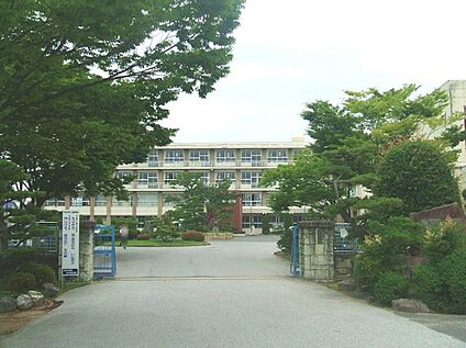 一宮市立木曽川中学校 1080ｍ