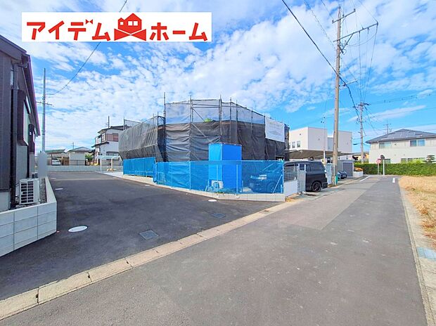 【前面道路】休日、平日問わずお気軽にお問合せください。年末年始以外毎日営業中♪