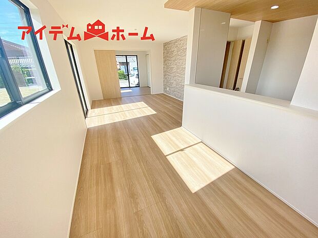 【リビング】平日・土日問わずご案内致します!お気軽にお問合わせ下さい♪