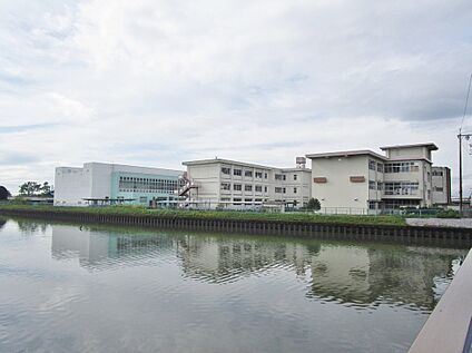 愛西市立永和中学校 1390m