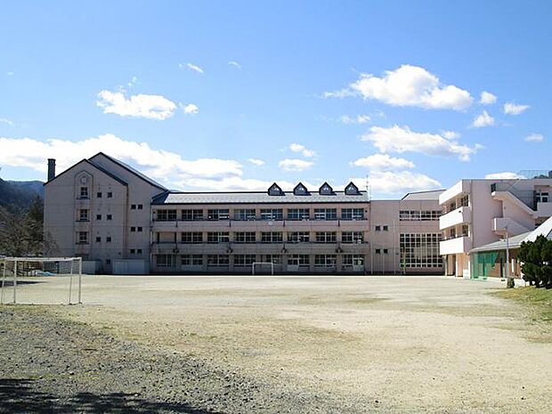 小佐野小学校（約270m・徒歩4分）