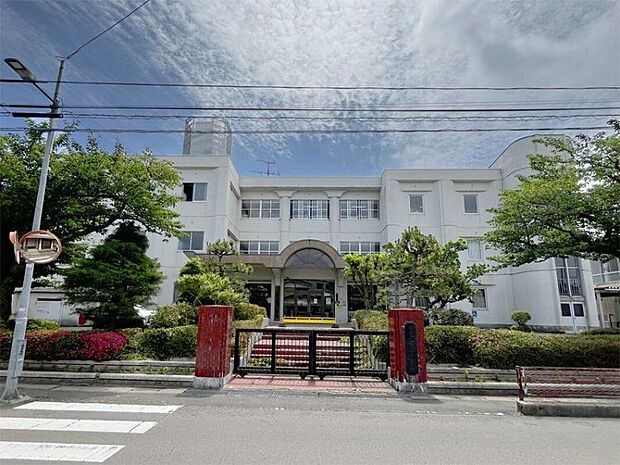 岩沼市立岩沼小学校(約580m)