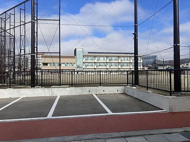 会津若松市立行仁小学校(約1,020m)