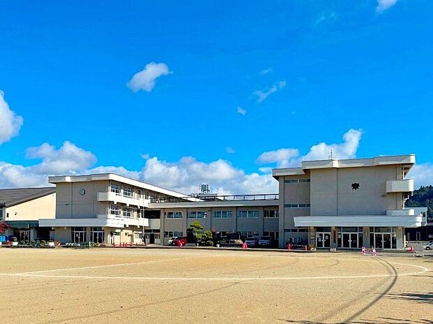 会津若松市立一箕小学校(約1,000m)