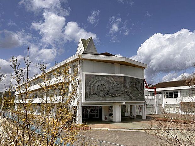 仙台市立南吉成中学校（約1,020m）