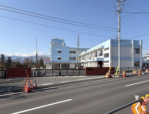 福島市立清水小学校(約870m)