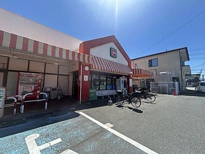 マルト 平白土店 940m