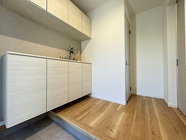 【玄関】収納がたくさんあります。
現地(2024年7月)撮影