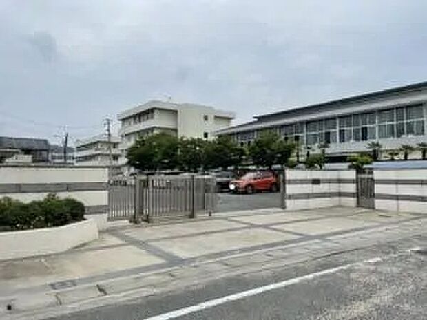 岡山市立竜操中学校(約1,400m)