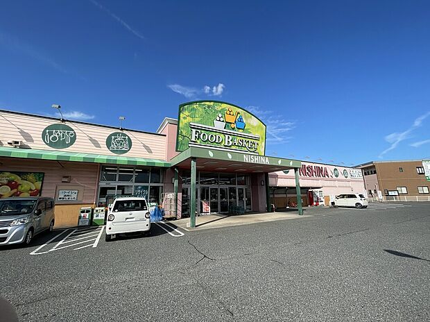 ニシナフードバスケット西原店(約2m)