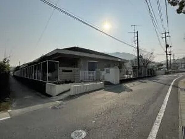 里庄町立里庄西幼稚園（約100m）