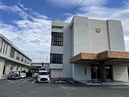 上宇部小学校 約1,320ｍ～1,340ｍ(徒歩17分)