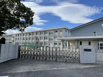 上宇部中学校 約1300ｍ～1350ｍ(徒歩17分)