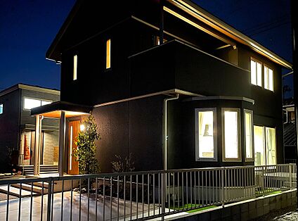 【6号地】夜の外観写真