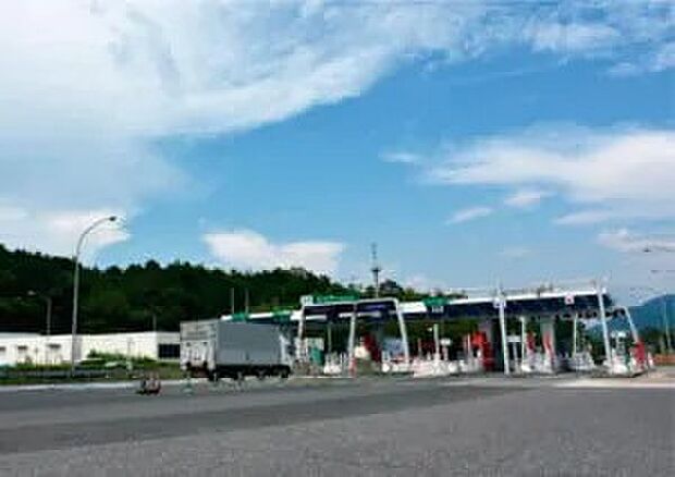 五日市ICまで約17km（車約11～13分）
遠方へのお出かけやお車での移動もスムーズですね♪