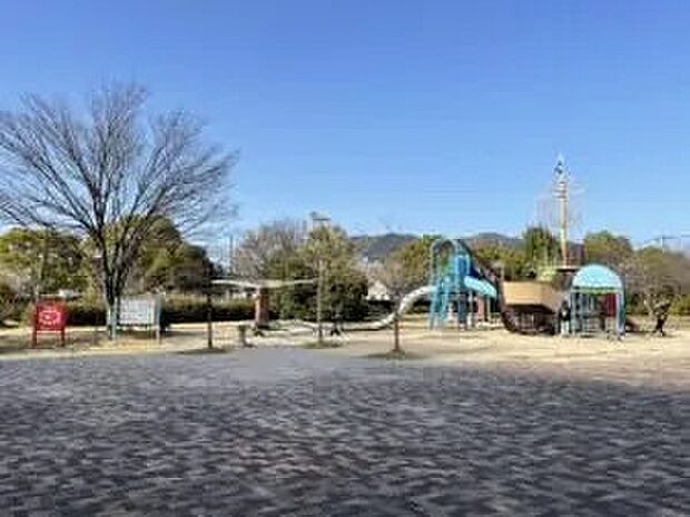 みずとりの浜公園(約400m)