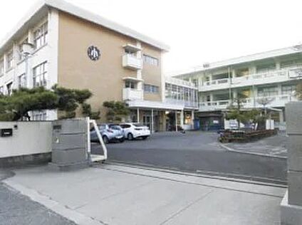 熊野町立熊野第三小学校 280～330m(徒歩4～5分)