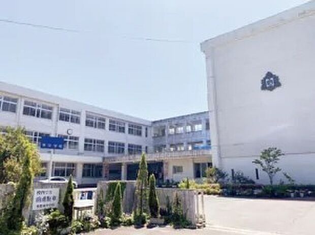 熊野町立熊野中学校（約1,750m）