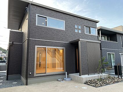 外観　左斜め写真