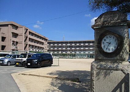 栗原小学校 750m(徒歩12分)