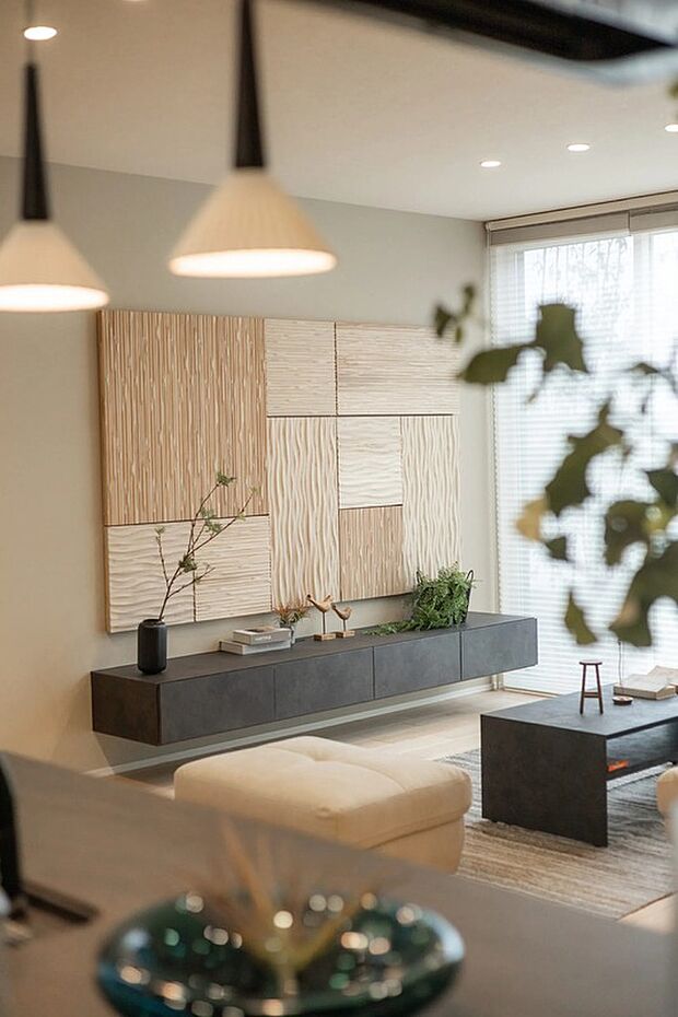 【リビング】明るく開放的なリビングは、シンプルな中にも
上質さを感じる心地のよい空間。
毎日の暮らしを豊かに彩ります。