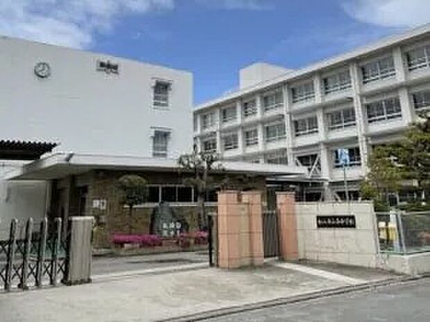 松山市立南中学校（約2,110m）