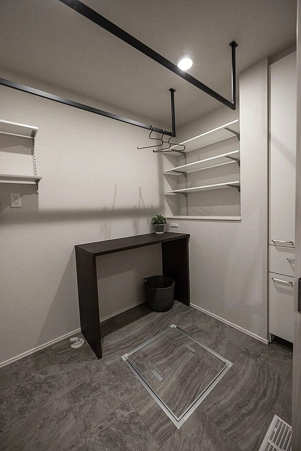 【脱衣室】家族みんなが快適に身支度できる、使い勝手の良い設計です！