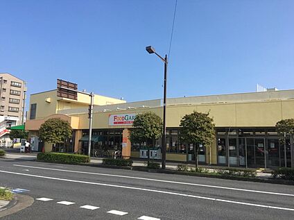フードガーデン 約750ｍ