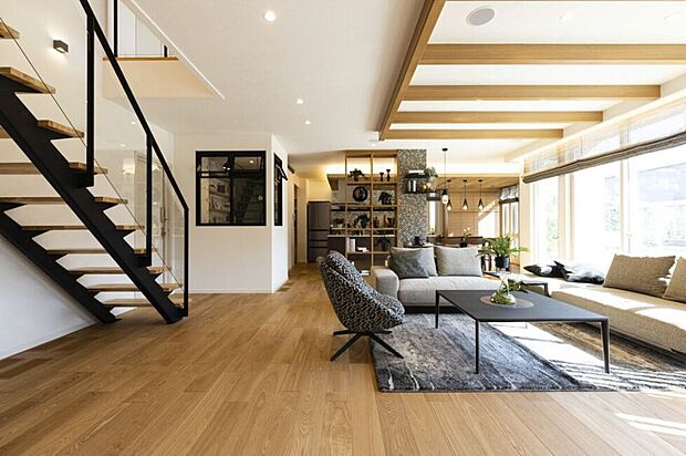 【【参考インテリア】リビング】リビング内階段のある明るいLDKで家族だんらんを。
　※お客様のご希望に合わせてインテリアコーディネーターがご提案します