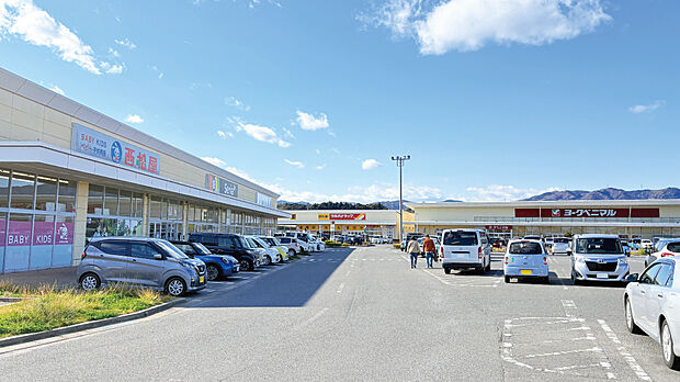 ヨークタウン中郷（約900m）