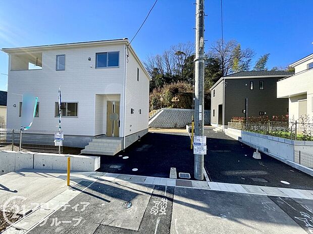 外壁は、汚れにくくメンテナンスのしやすいサイディング材を採用！色あせや日焼けが目立ちにくく、メンテナンス費用も軽減できます。また、ひび割れや破損に強いので安心してお住まいして頂けますね。