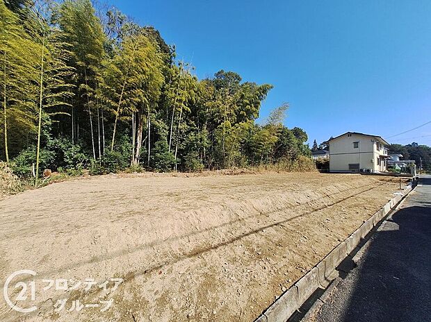 現地写真更新！現地の説明はもちろん、モデルハウスご見学も可能！同社施工物件をご見学していただきますので、実際に使用される設備やお家の雰囲気などをご確認ください