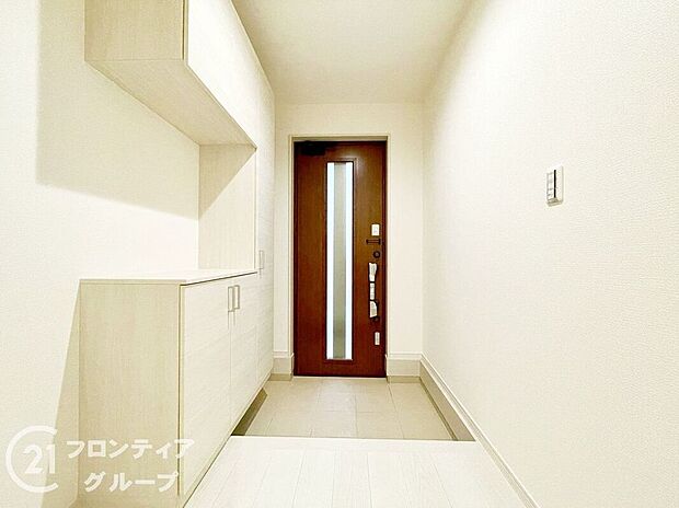 【玄関】玄関は防犯性の優れたダブルロックドアです！