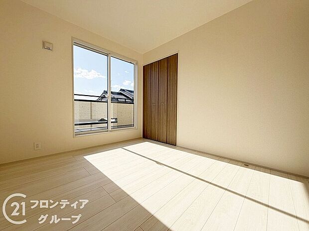 【子供部屋】子ども部屋や寝室に用途多彩な明るい洋室