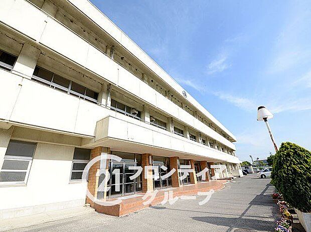 生駒市立大瀬中学校（約610m）