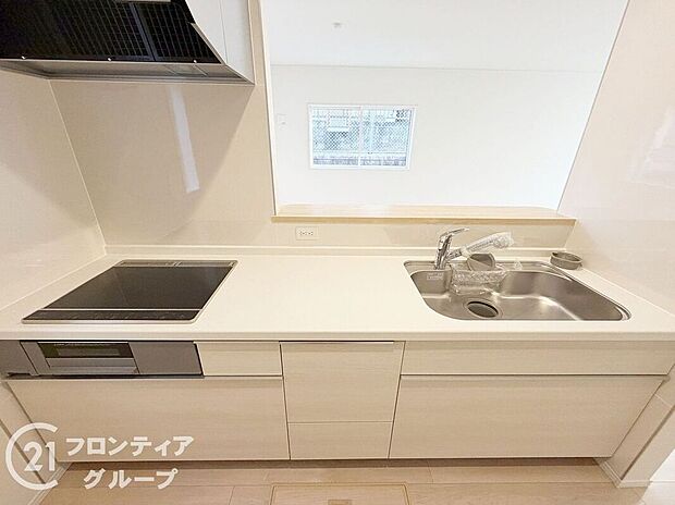 【キッチン】お手入れが楽に行える換気扇やステンレスワークトップは毎日お料理する奥様の味方！