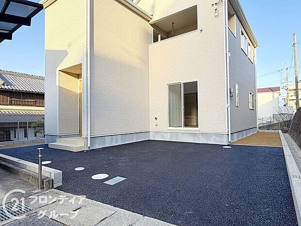 【駐車場】２台分の広々な駐車スペースがあります！