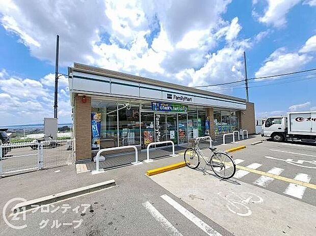 ファミリーマート奈良古市町店(約320m)