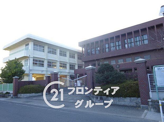 大和高田市立浮孔西小学校（約150m）