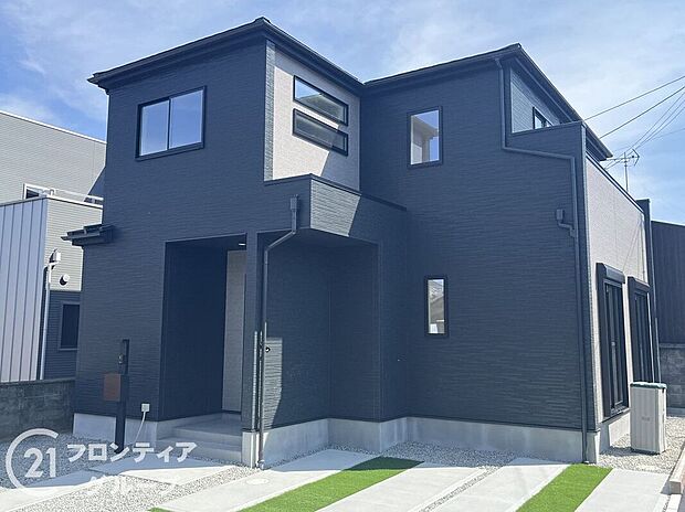 【外観】キレイが長持ちする高性能外観、雨で汚れを浮かして洗い流してくれます！