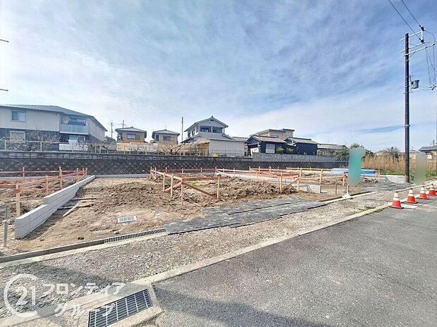 【外観】現地写真更新!現地の説明はもちろん、モデルハウスご見学も可能!同社施工物件をご見学していただきますので、実際に使用される設備やお家の雰囲気などをご確認ください