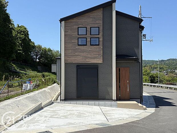 【外観】【1号棟】現地外観写真\当社は年中無休でご案内可能/水曜日や祝日、年末年始も休まず営業!お仕事の予定を無理に変えなくともご案内、ご相談が可能です!お気軽にお問い合わせください♪