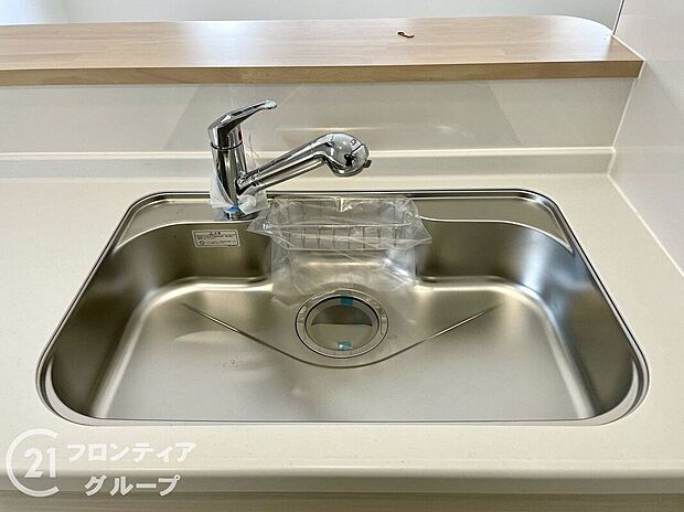 【その他設備】蛇口の先端に浄水器を内蔵。場所をとらない浄水器です。