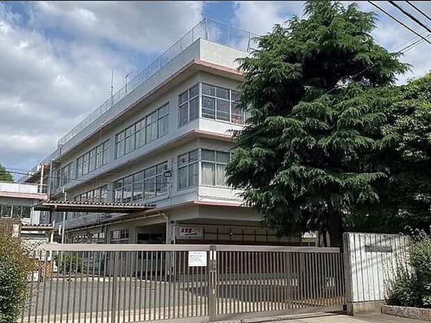 立川市第一中学校(約1,100m)