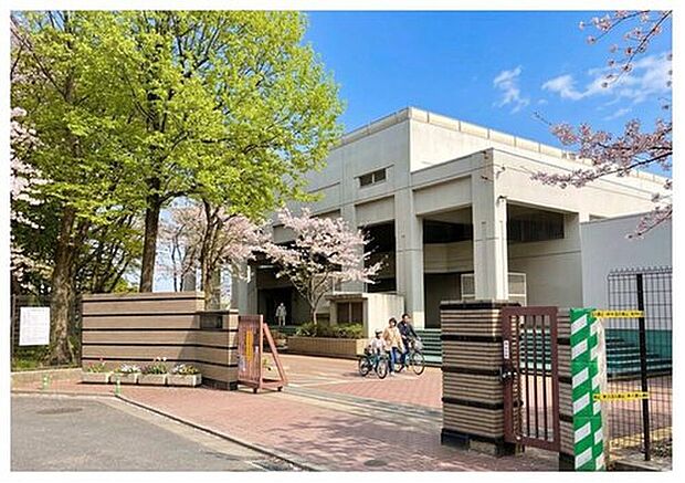 府中市立府中第五中学校（約829m）