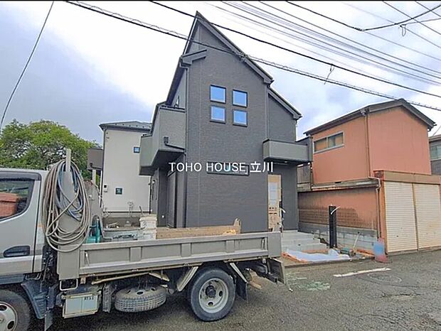 【現地外観写真】落ち着きと存在感の光るおしゃれな外観。 (2026年05月22日撮影)