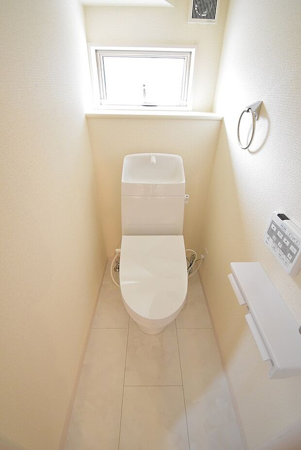 【トイレ】同社施工例写真※実際の色・仕様は異なる場合がございます。