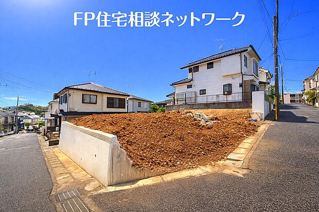 光と風が行わたる開放感あふれる邸宅 春には気持ちの良いそよ風、冬には朝の暖かな光 季節の移り変わりを感じる暮らしを実現