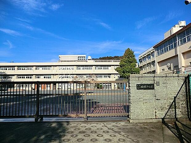 横浜市立城郷小学校(約900m・徒歩12分)