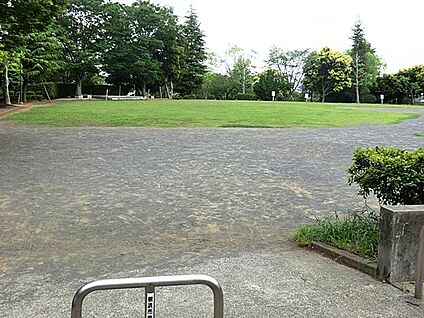 あざみ野東公園 130m
